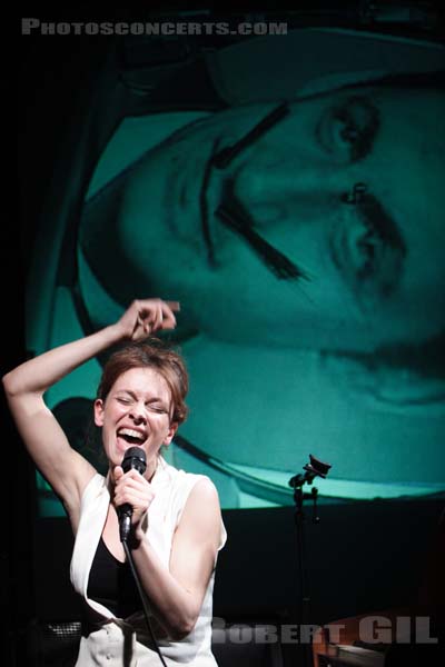 EMILY LOIZEAU - 2006-03-17 - PARIS - La Comedia - 